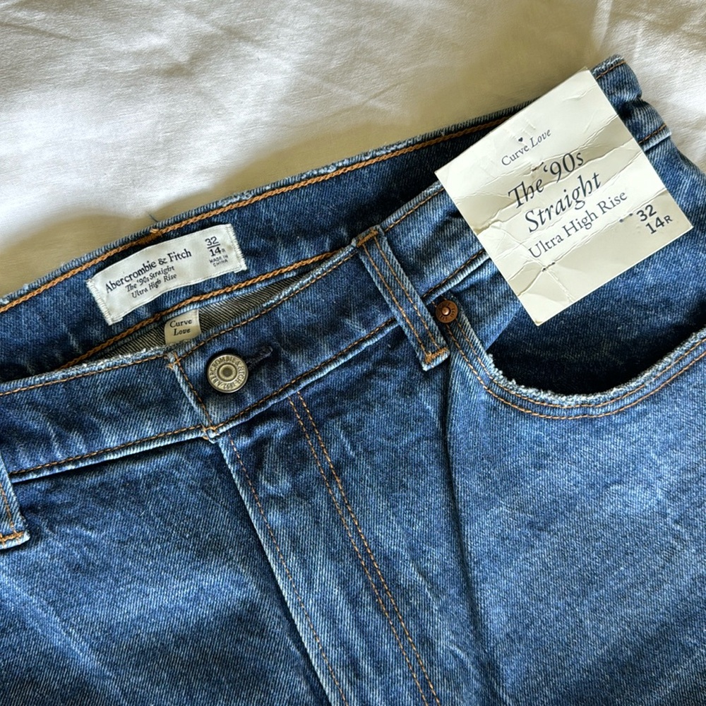 Abercrombie Curve Love The 90s Straight Ultra High Rise, 32 (14 R)